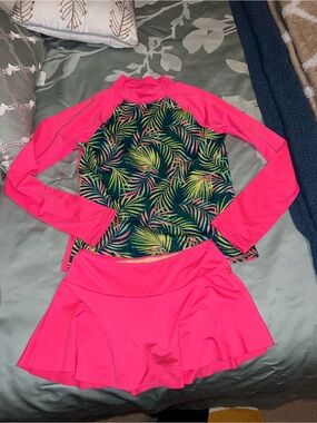 Lands' End Bright Pink Girls large 10/12 Swim Top and matching skort EUC